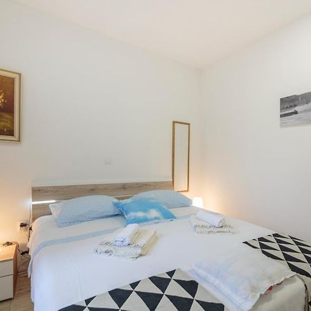 Apartment Esa Komiža Exterior foto